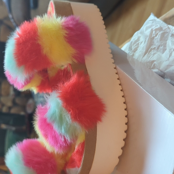 Madden colorful platforms size 7 - Picture 2 of 5